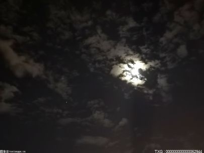 夜晚的天空为什么是黑的？